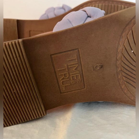 Time & Tru Women’s Lavender Braid Two-Band Sandals Memory Foam Footbed; Size 6 - Picture 5 of 7